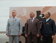 Главный инженер ВСЖД Николай Рыков, председатель Дорпрофжел на ВСЖД Игорь Милостных и экс-начальник ВСЖД Геннадий Комаров.