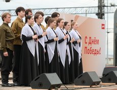 Ретросостав привёз агитбригаду артистов — творческий коллектив Иркутского театрального училища им. В.К.Венгера.