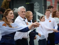 На перроне Иркутск-Пассажирский состоялся танцевальный флешмоб «Вальс Победы».