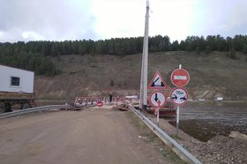 Понтонный мост. Фото пресс-службы Госавтоинспекции Иркутской области