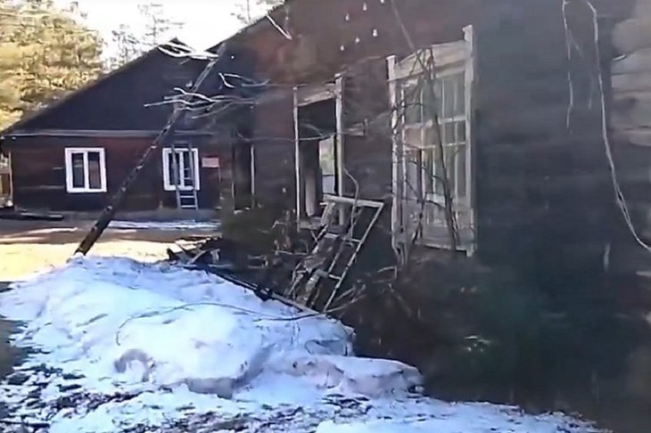 Сгоревшее здание. Скриншот видео из канала губернатора Иркутской области Игоря Кобзева в мессенджере «Макс»
