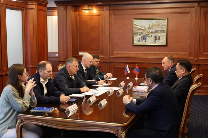 Встреча. Фото пресс-службы правительства Иркутской области