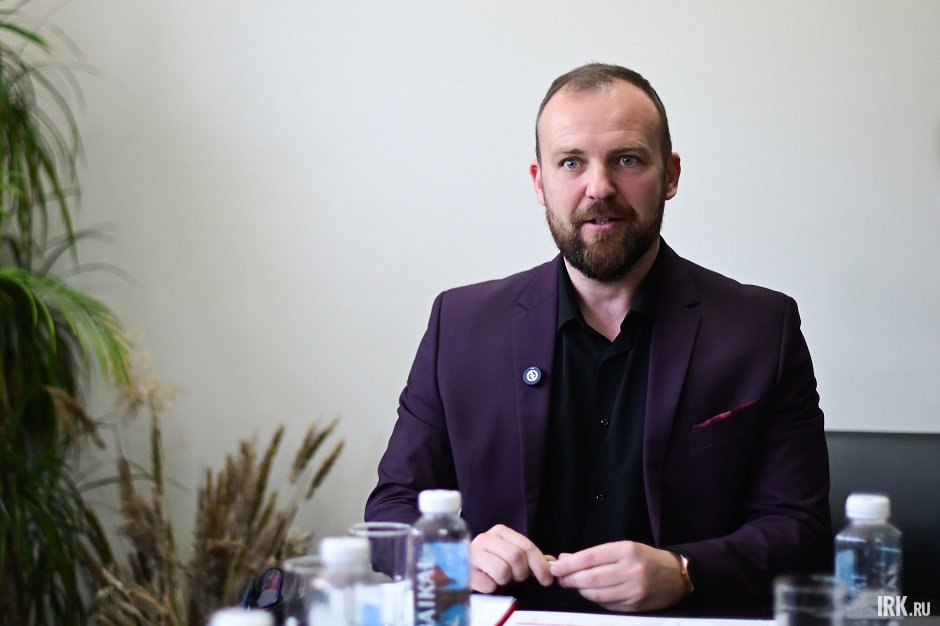 Руководитель отдела продаж проекта «Смартаменты на Ширямова» Владимир Поздняков Руководитель отдела продаж проекта «Смартаменты на Ширямова» Владимир Поздняков