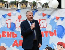 Антон Медко: «Ребёнок должен чувствовать свою национальную идентичность, историю, традиции. Таким образом, подрастающее поколение захочет работать на благо и процветание своей Родины».
