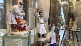 История в фарфоре
