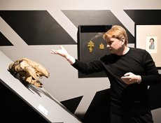 Среди экспонатов — часть скелета вымершей ныне морской (или стеллеровой) коровы, открытой во время второй экспедиции Витуса Беринга.
