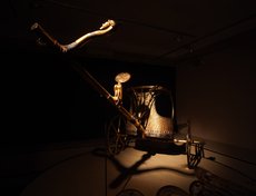Позолоченная церемониальная колесница