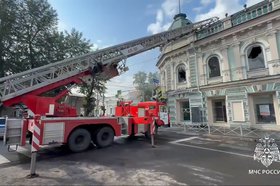 Тушение пожара. Скриншот из видео пресс-службы ГУ МЧС России по Иркутской области