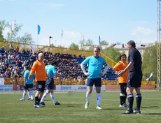 За сборную Иркутска играл губернатор Иркутской области Сергей Ерощенко