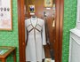 В витрине выставлены репродукция черкески (маскарадный костюм) и охотничье ружье Михаила Волконского.
