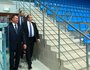 1 декабря губернатор Иркутской области осмотрел водно-спортивный комплекс «Солнечный». Фото со страницы Сергея Левченко в «Фейсбуке»