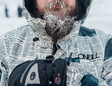 Андрей, монтировщик сцены в Театре народной драмы. Участвует в строительстве иордани первый год.