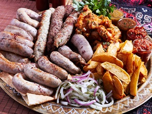 Ресторан доставки грузинской кухни «Джо-джо» приглашает весело и интересно отпраздновать Новый год среди коллег.