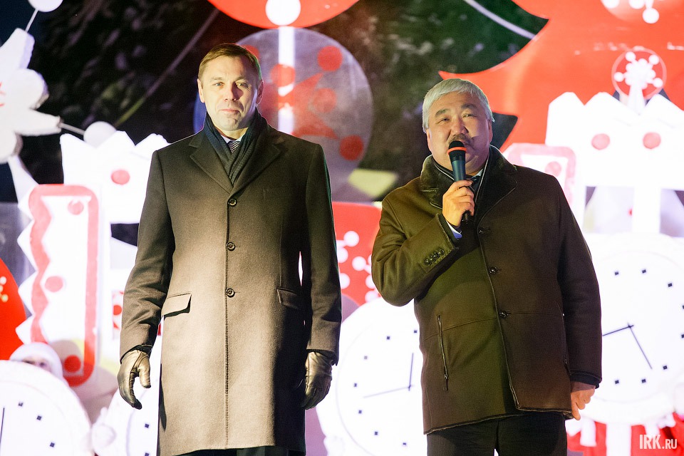 С наступающим Новым годом иркутян поздравили Виктор Кондрашов и Александр Ханхалаев