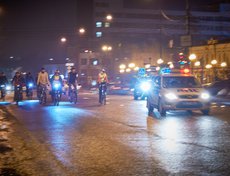 Участники в сопровождении машин ДПС проехали по центральным улицам города.