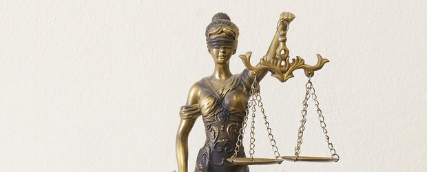 «Долговой капкан»: почему опасно доверять «раздолжнителям» и как избежать потери имущества