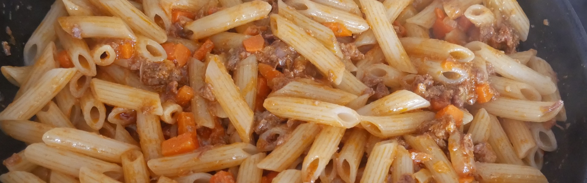 Мужские рецепты: макароны с тушенкой не по-флотски