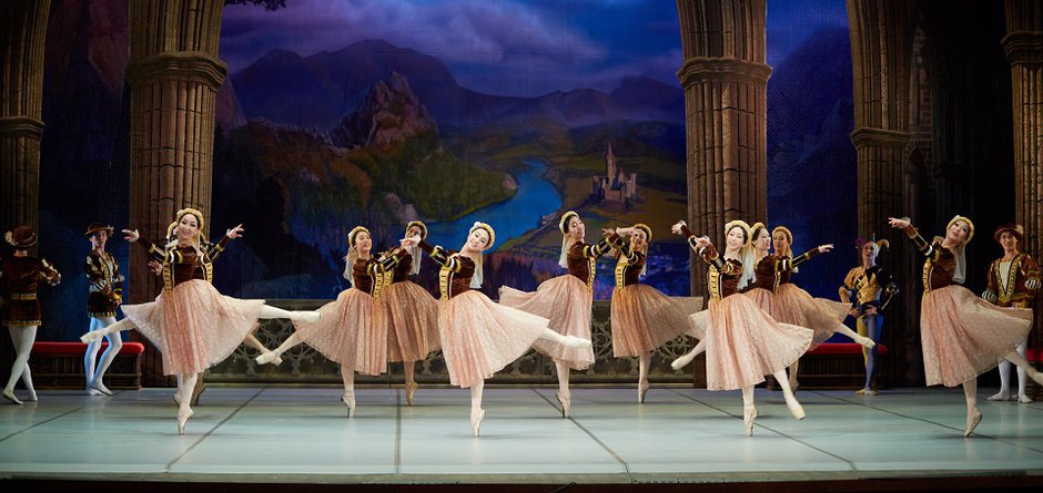 Разыгрываем билеты на вечер балета