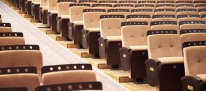 В Иркутском музыкальном театре новые кресла. Как изменился зрительный зал