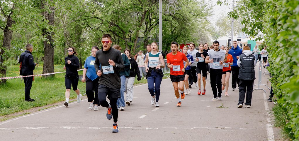 На старт вышли более 800 спортсменов.