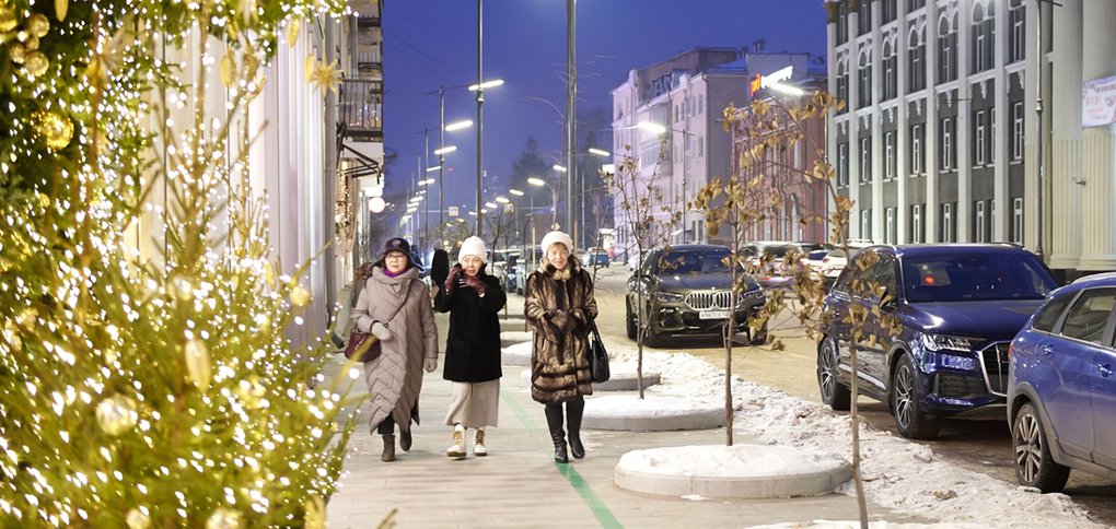 Мы нашли то самое праздничное настроение в городе.